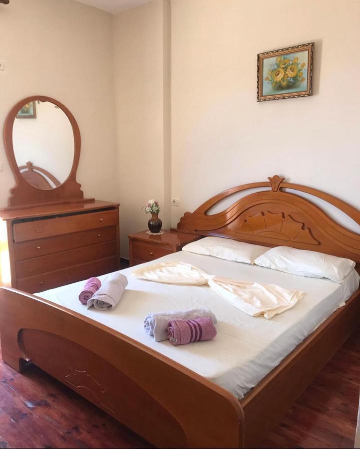 White Panorama Apartment Sarande Luaran gambar